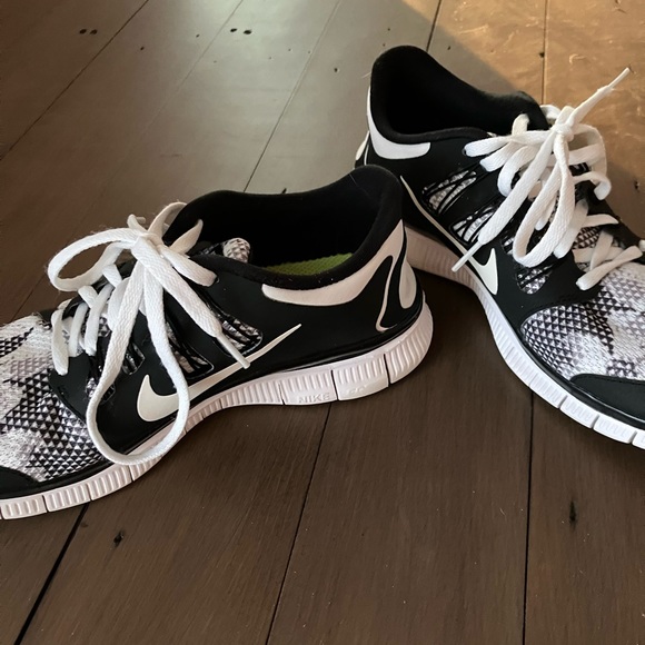 ♥️ Nike Free Run Women’s Running Shoes 8.5 - Picture 4 of 6